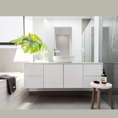 Top 5 tops for making a smaller bathroom look bigger