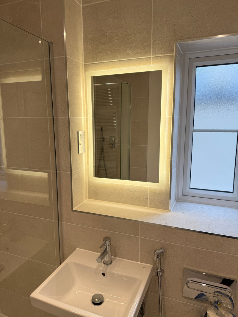 Portrait edge mirror